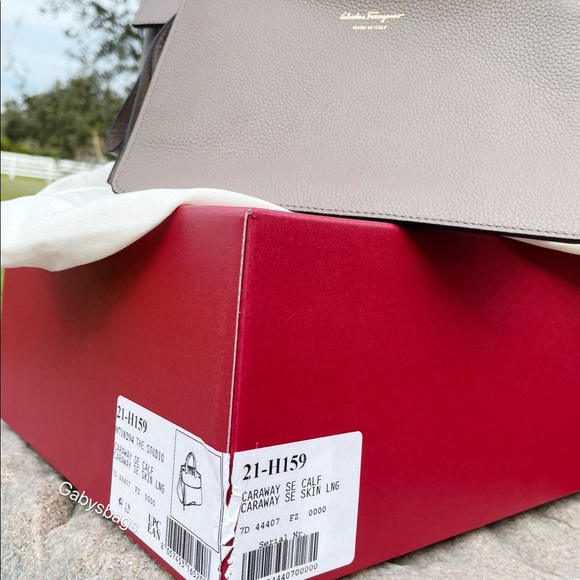 Salvatore Ferragamo Studio Bag Leather Satchel - Picture 9 of 14